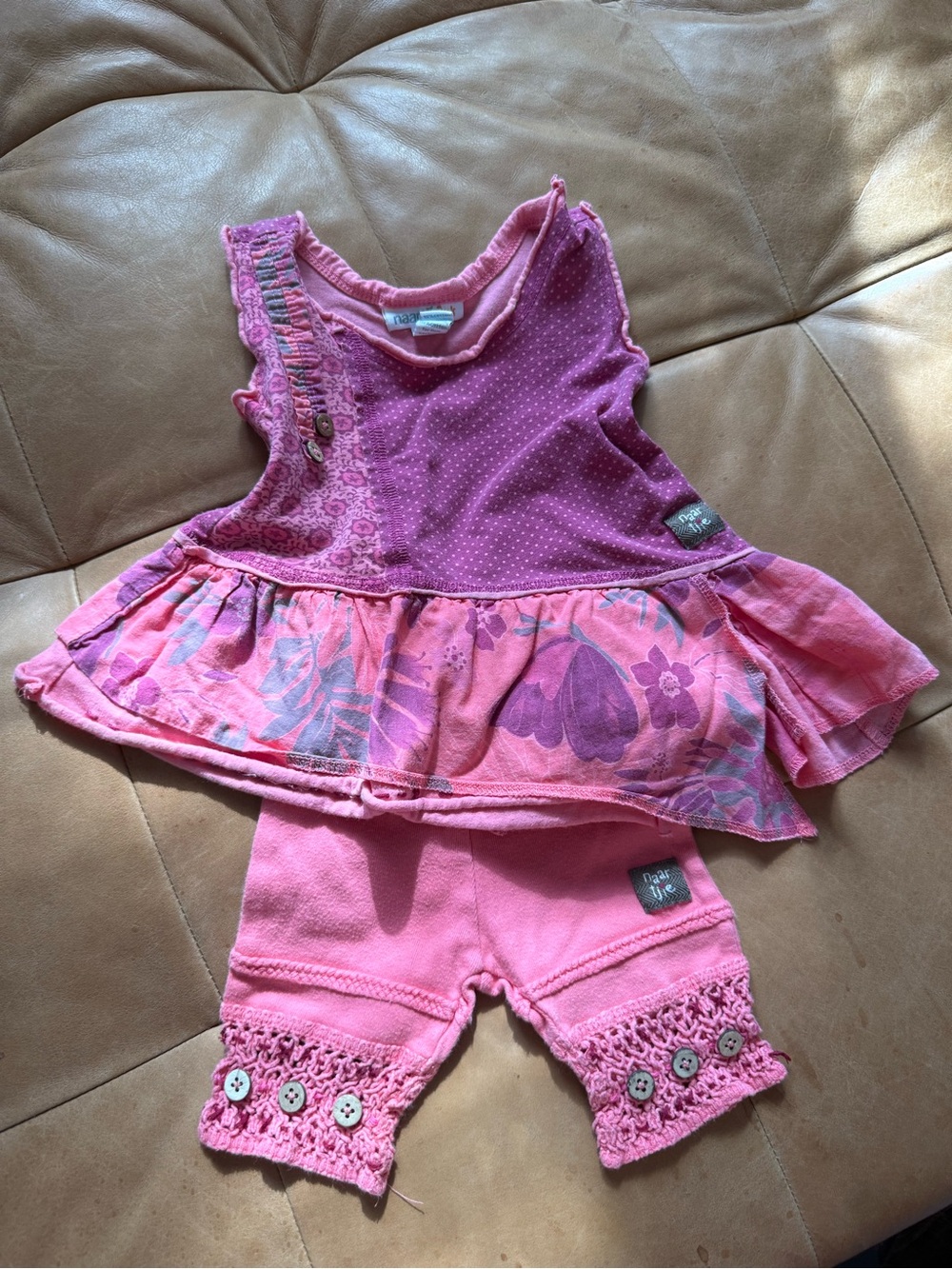 Pink Two-Piece Infant Outfit - Floral Ruffle Top & Crochet Hem Shorts 3-6m